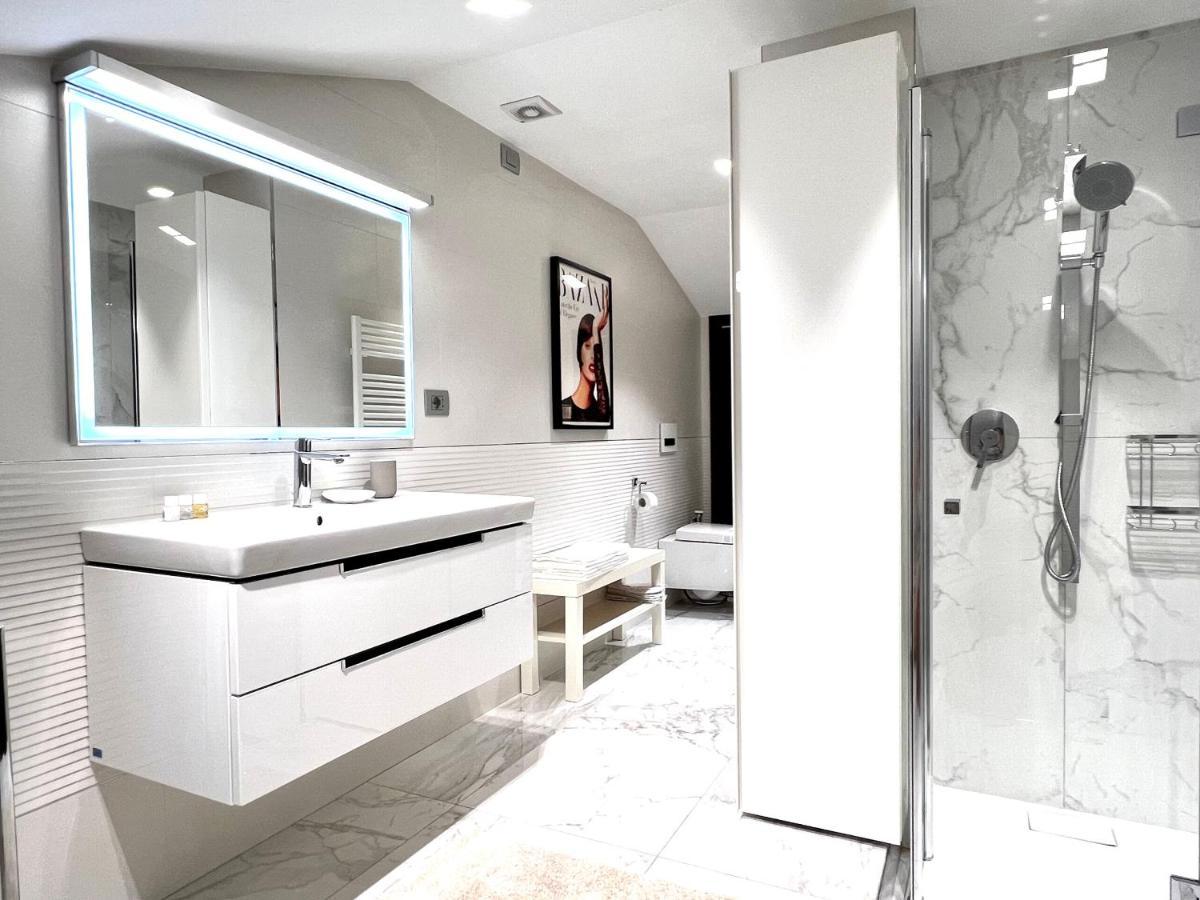 Paganini Suites And Apartments Sirmione Ngoại thất bức ảnh