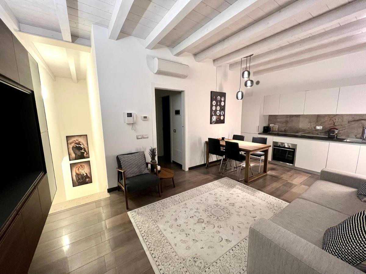 Paganini Suites And Apartments Sirmione Ngoại thất bức ảnh