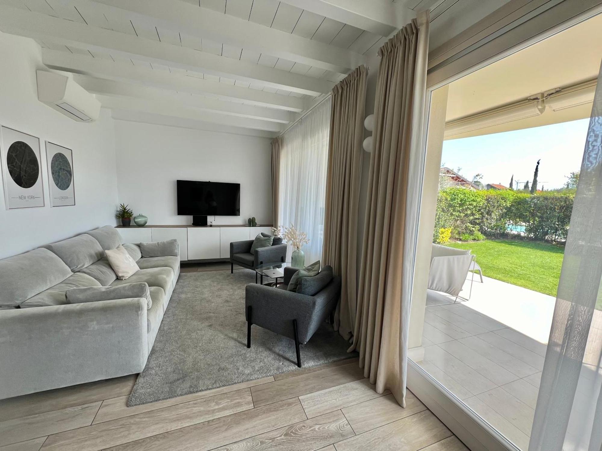 Paganini Suites And Apartments Sirmione Phòng bức ảnh